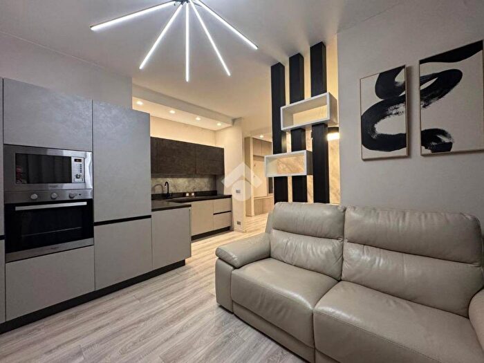 Appartamento trilocale in affitto in Via giacomo matteotti, Centro, Assago