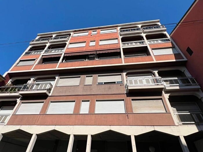 Appartamento quadrilocale in affitto in Via Camillo Benso di Cavour, Piazza Garibaldi, Alessandria