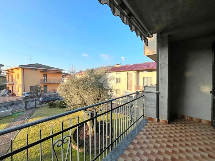 Appartamento quadrilocale in vendita in Via Francesco Petrarca, Chiuduno