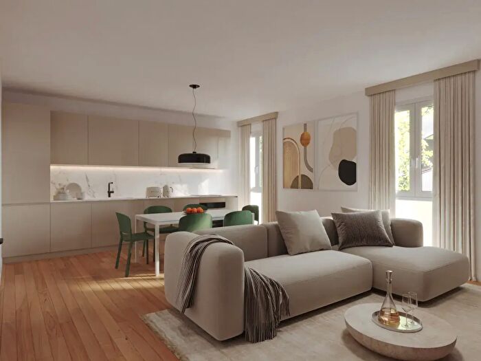 Appartamento trilocale in vendita in Via Ovada, Milano