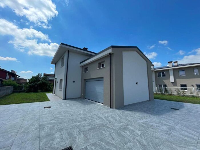 Case in Vendita e in Affitto - 3