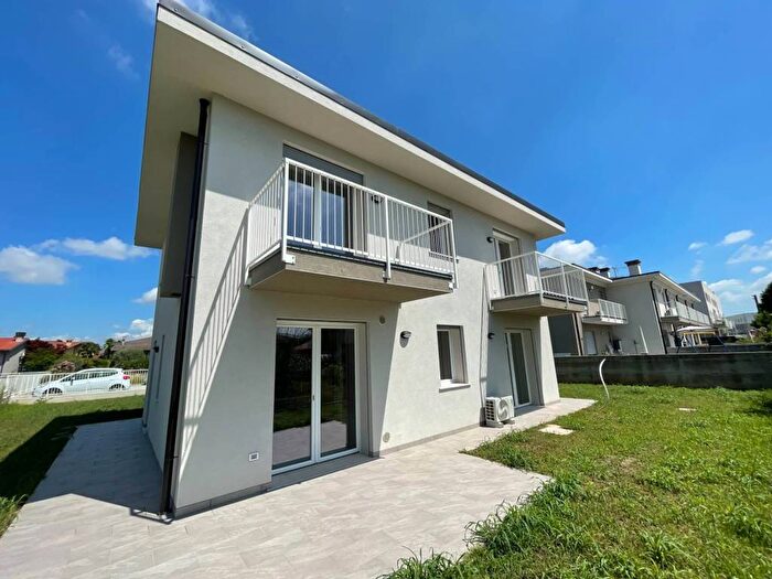 Casa quadrilocale in affitto in Caldogno Rettorgole Cresole, Caldogno