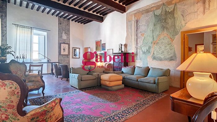 Appartamento con 5 locali in vendita in Pisa