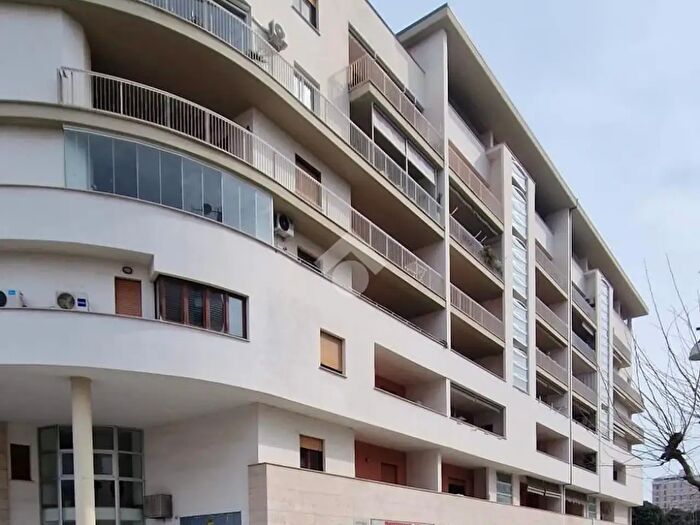 Appartamento trilocale in vendita in Via Caio Giulio Cesare, Latina