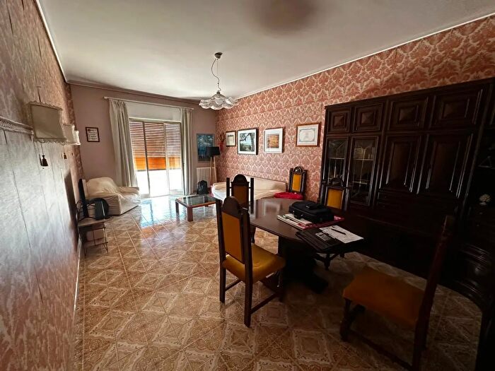 Appartamento con 5 locali in vendita in Viale Medaglie d'Oro, Modica