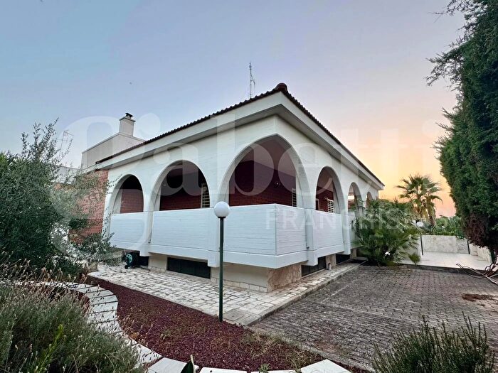 Casa con 5 locali in vendita in Via Maresciallo Vincenzo Ranieri, Bari