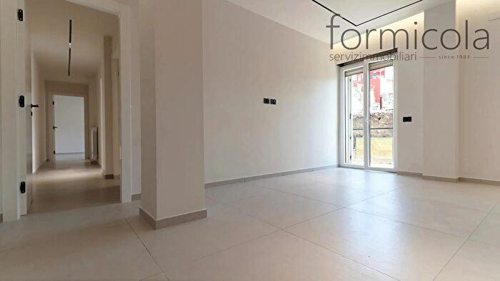 Appartamento trilocale in vendita in Portici