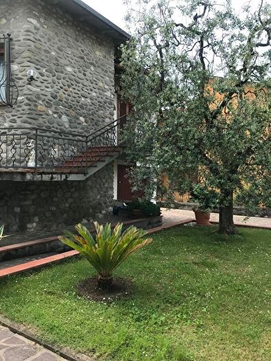 Casa con 7 locali in vendita in Pistoia, Pistoia