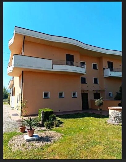 Casa con 8 locali in vendita in Via di Mezzo Quarrata, Quarrata