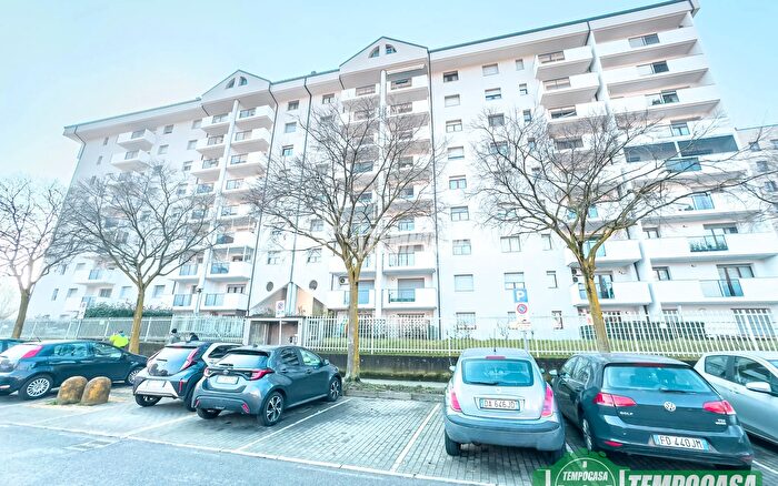 Appartamento quadrilocale in vendita in Via Olona, San Donato Milanese