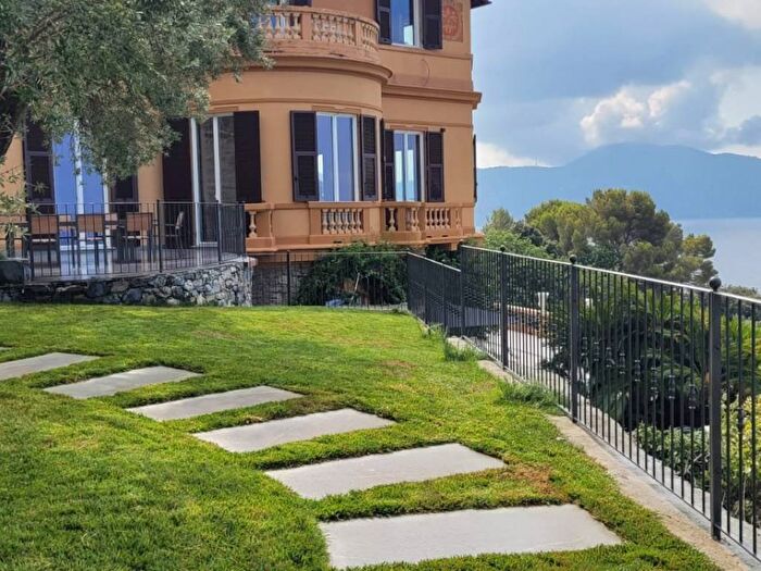 Appartamento con 6 locali in affitto in Via Caduti Pievesi, Centro, Pieve Ligure