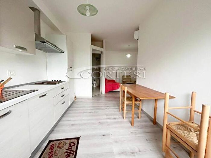 Appartamento bilocale in vendita in Via Vittorio Veneto, Colli al Metauro