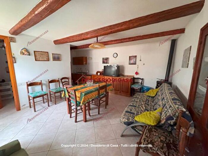 Casa quadrilocale in vendita in Via Provinciale, Petralia Soprana