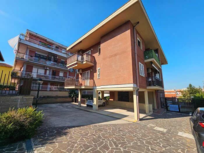 Appartamento bilocale in vendita in Via al Sesto Miglio, Roma