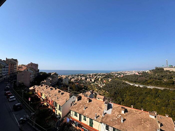 Appartamento con 5 locali in affitto in Via Umberto Terracini, Quarto, Genova