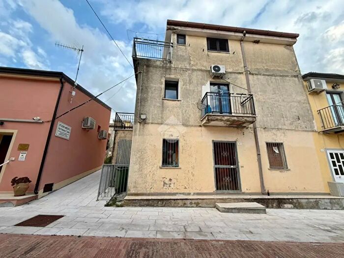 Casa trilocale in vendita in Via Armando Diaz, Diamante