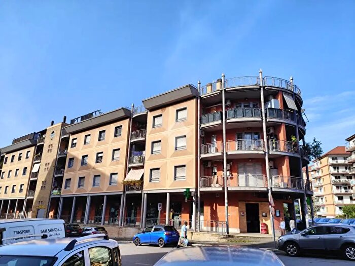 Appartamento trilocale in vendita in Via Pietro Romano, Roma