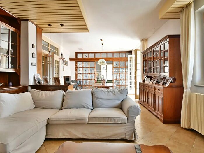 Casa con 10 locali in vendita in Porto Sant'Elpidio