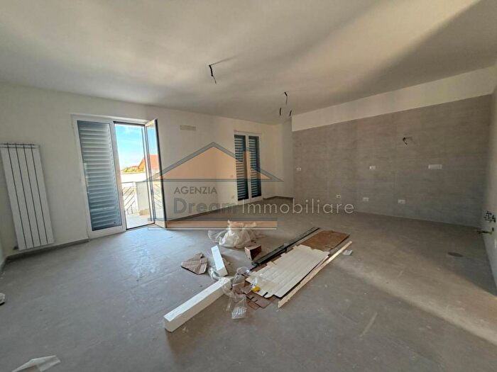 Appartamento trilocale in affitto in Corso Italia, Villaricca