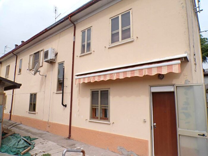 Casa con 6 locali in vendita in Via Travaglio, Fiscaglia