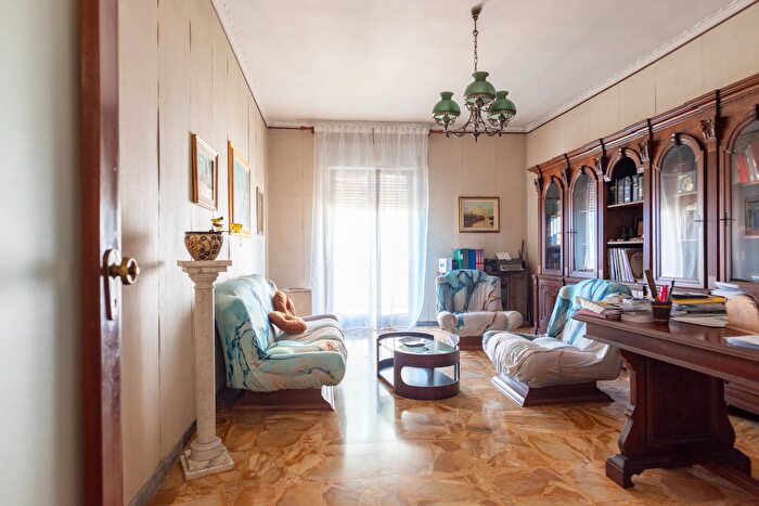 Appartamento con 5 locali in vendita in Piazza Salvo dAcquisto, Santa Maria Capua Vetere