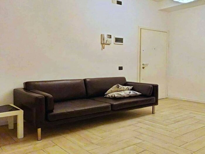 Appartamento con 6 locali in affitto in Via Angelo de Gasperis, Ca' Granda, Milano