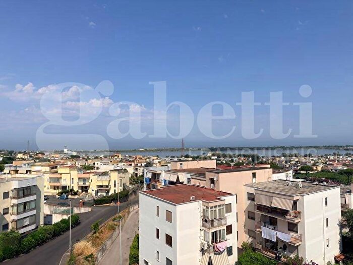 Appartamento quadrilocale in affitto in Via Marziale, Centro, Bacoli