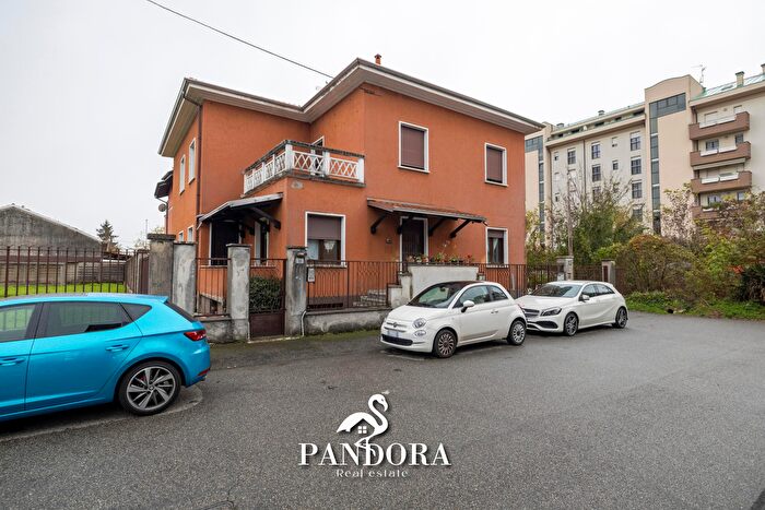 Casa con 5 locali in vendita in Via Stragliati, Gallarate