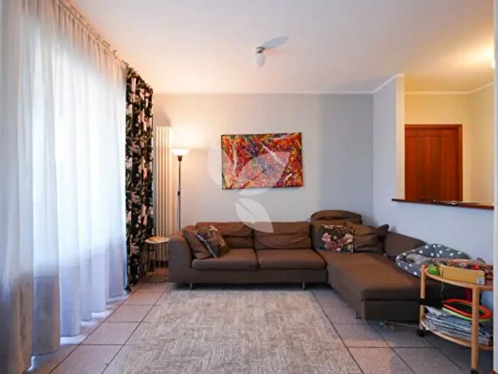 Appartamento quadrilocale in vendita in Via Mario Tomba, Parma