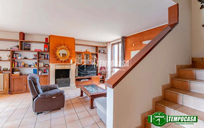 Case in Vendita e in Affitto - 3