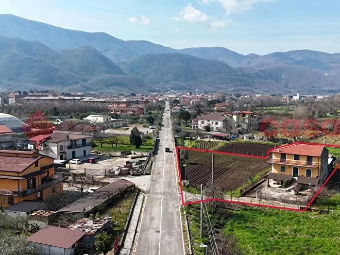 Casa con 14 locali in vendita in Via Variante, Cervinara