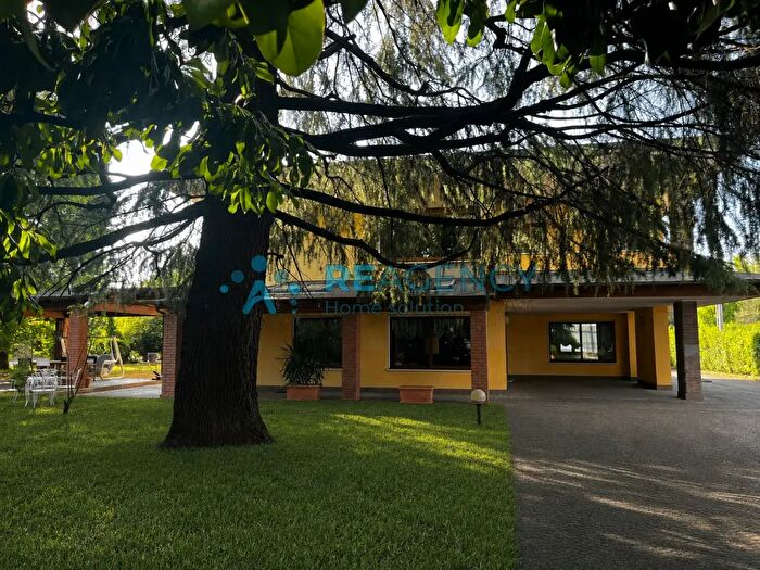 Casa con 7 locali in vendita in Caldogno