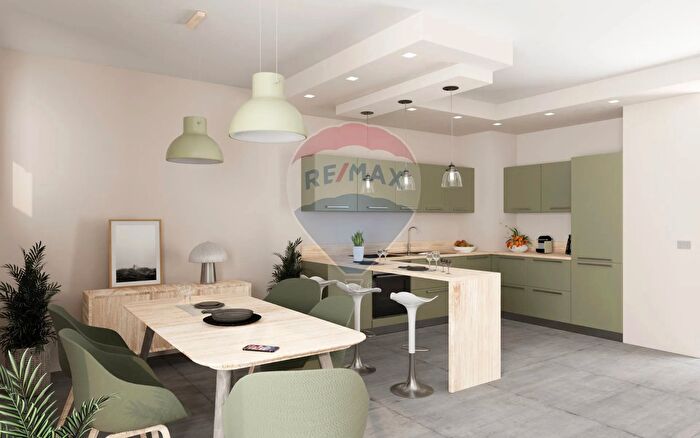 Appartamento con 7 locali in vendita in Via Fano, Maiolati Spontini