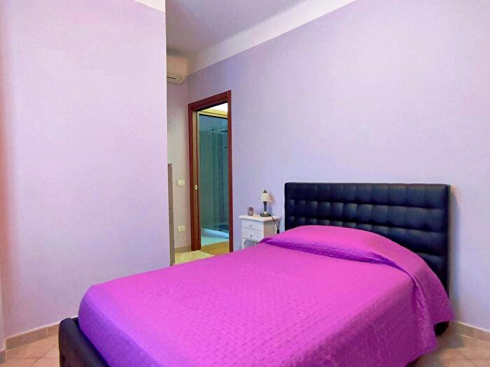 Appartamento quadrilocale in affitto in Piazza Rosa Scolari, Trenno, Milano