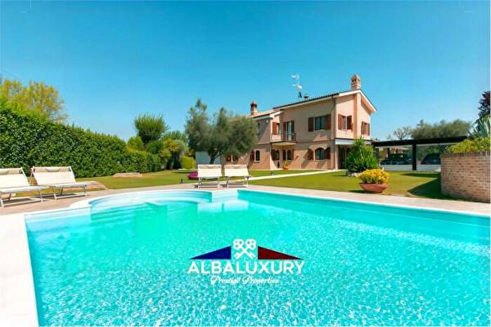 Casa con 6 locali in vendita in Via Rio Maggio, SantElpidio A Mare