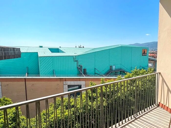 Appartamento trilocale in vendita in Via Enrico Forlanini, Firenze