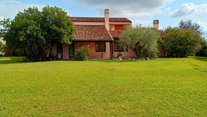 Casa monolocale in vendita in Viale Italia, Tarzo