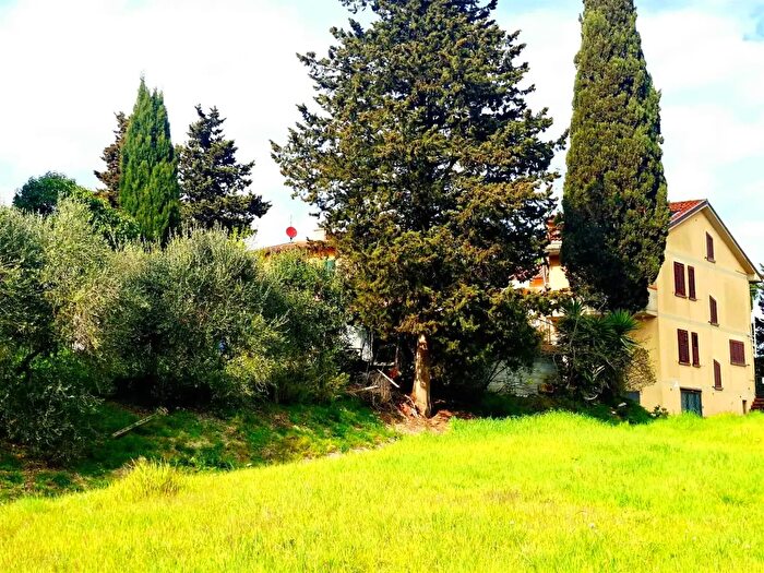 Casa con 6 locali in vendita in Montespertoli