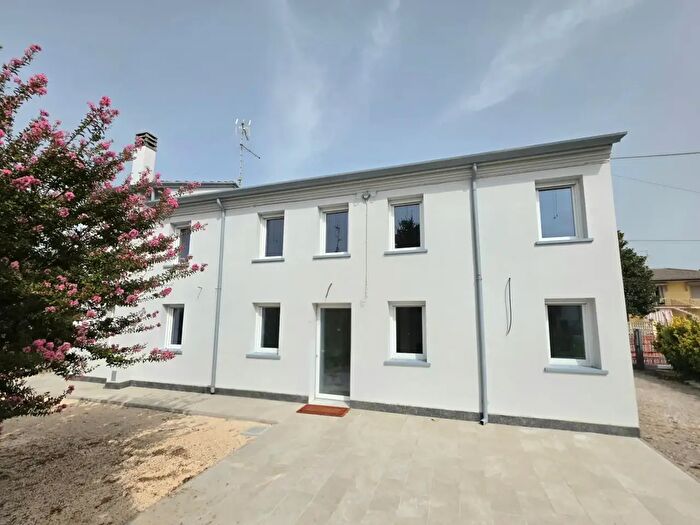 Casa trilocale in vendita in Via Serragli, Piacenza D'Adige