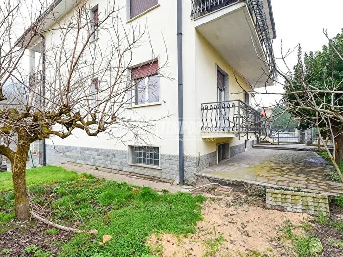 Appartamento quadrilocale in vendita in Via Briantea, Tavernerio