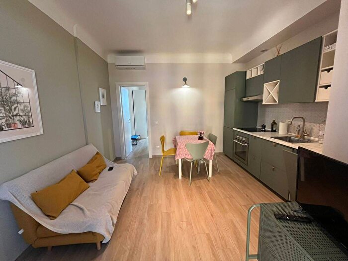 Appartamento bilocale in affitto in Via Costanzo Cantoni, Farini, Milano