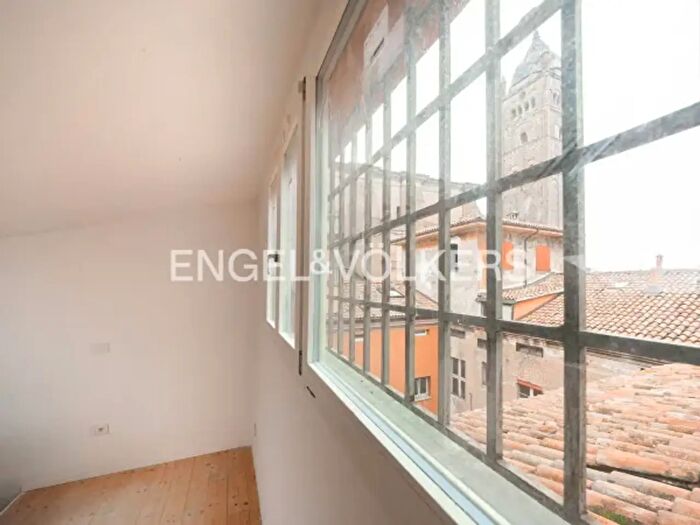 Appartamento monolocale in vendita in Via Altabella, Bologna
