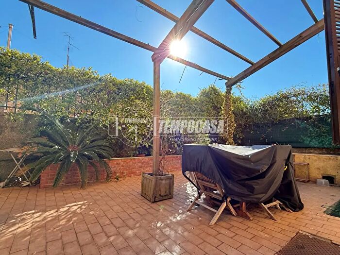 Appartamento quadrilocale in vendita in Via Pagano Doria, Genova