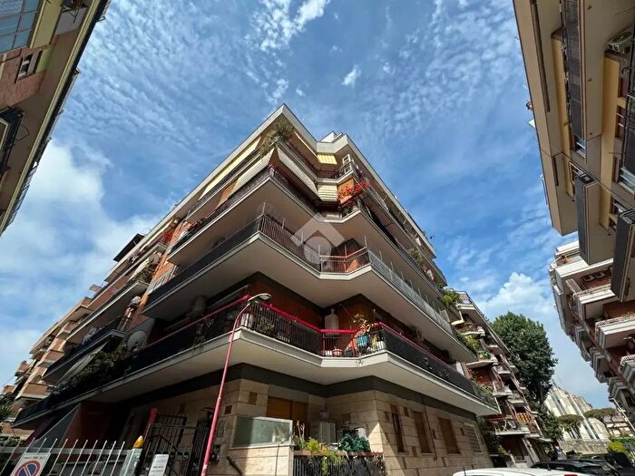 Appartamento quadrilocale in vendita in Via Salvatore Denti di Pirajno, Roma