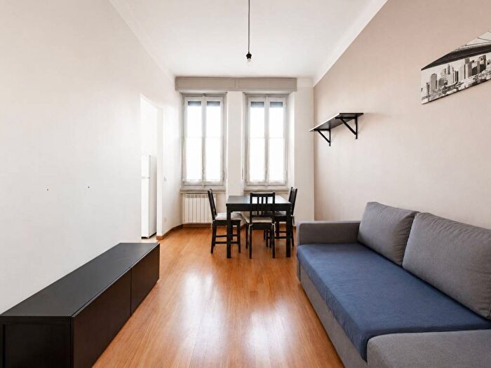 Appartamento trilocale in affitto in Via Tonale, Centrale, Milano