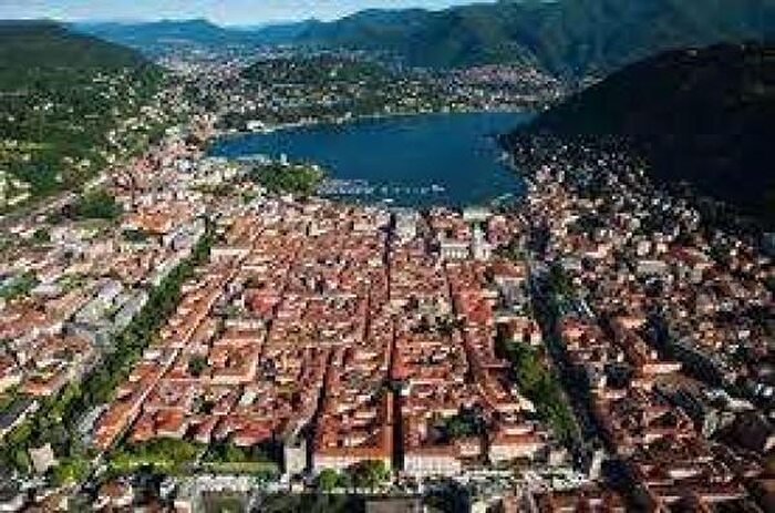 Appartamento quadrilocale in vendita in Como