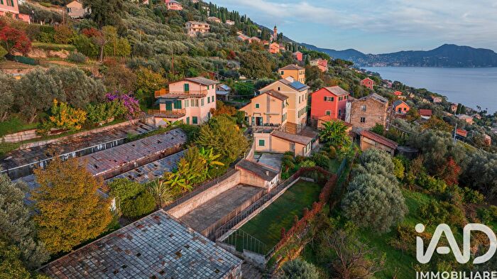Casa con 6 locali in vendita in Via Erze, Genova