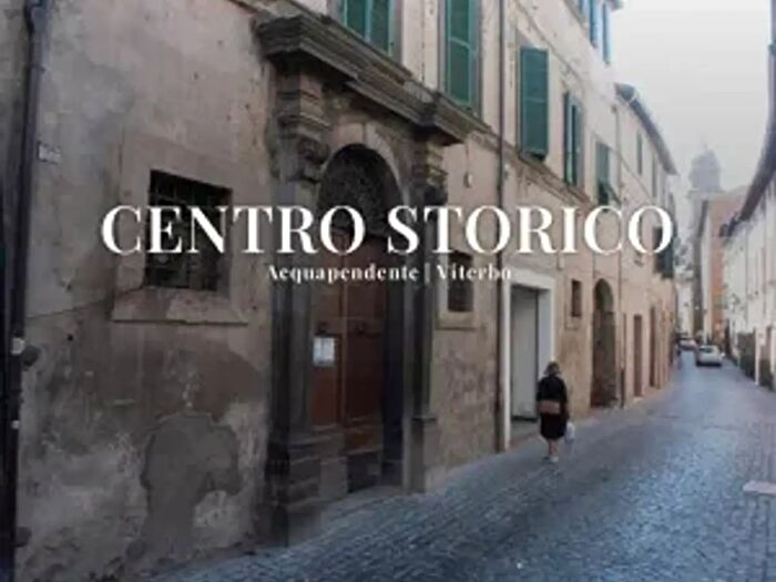 Appartamento trilocale in vendita in Via Roma, Acquapendente