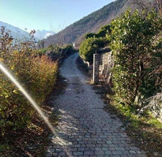 Casa in vendita in Clut, Sarre