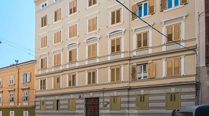 Appartamento trilocale in affitto in Via Paolo Diacono, San Giacomo, Trieste